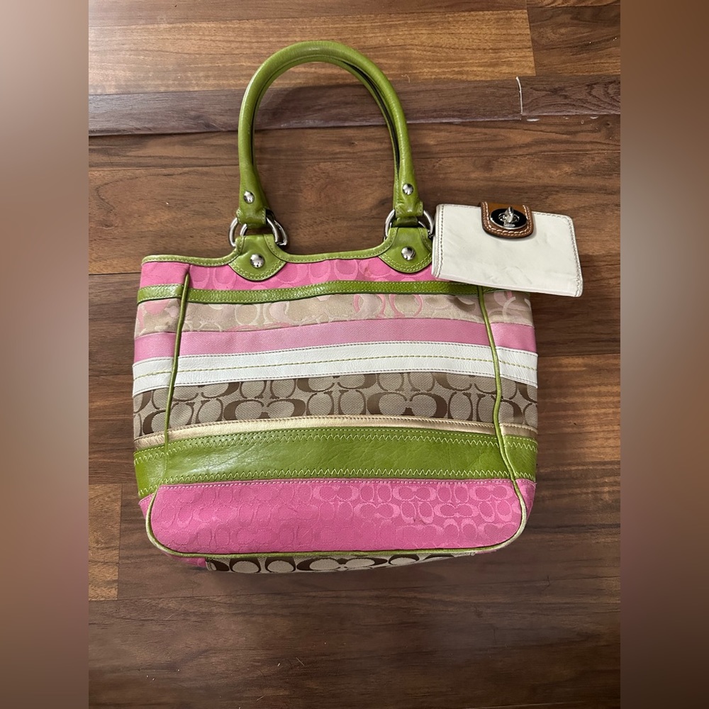 Coach hand bag with wallet